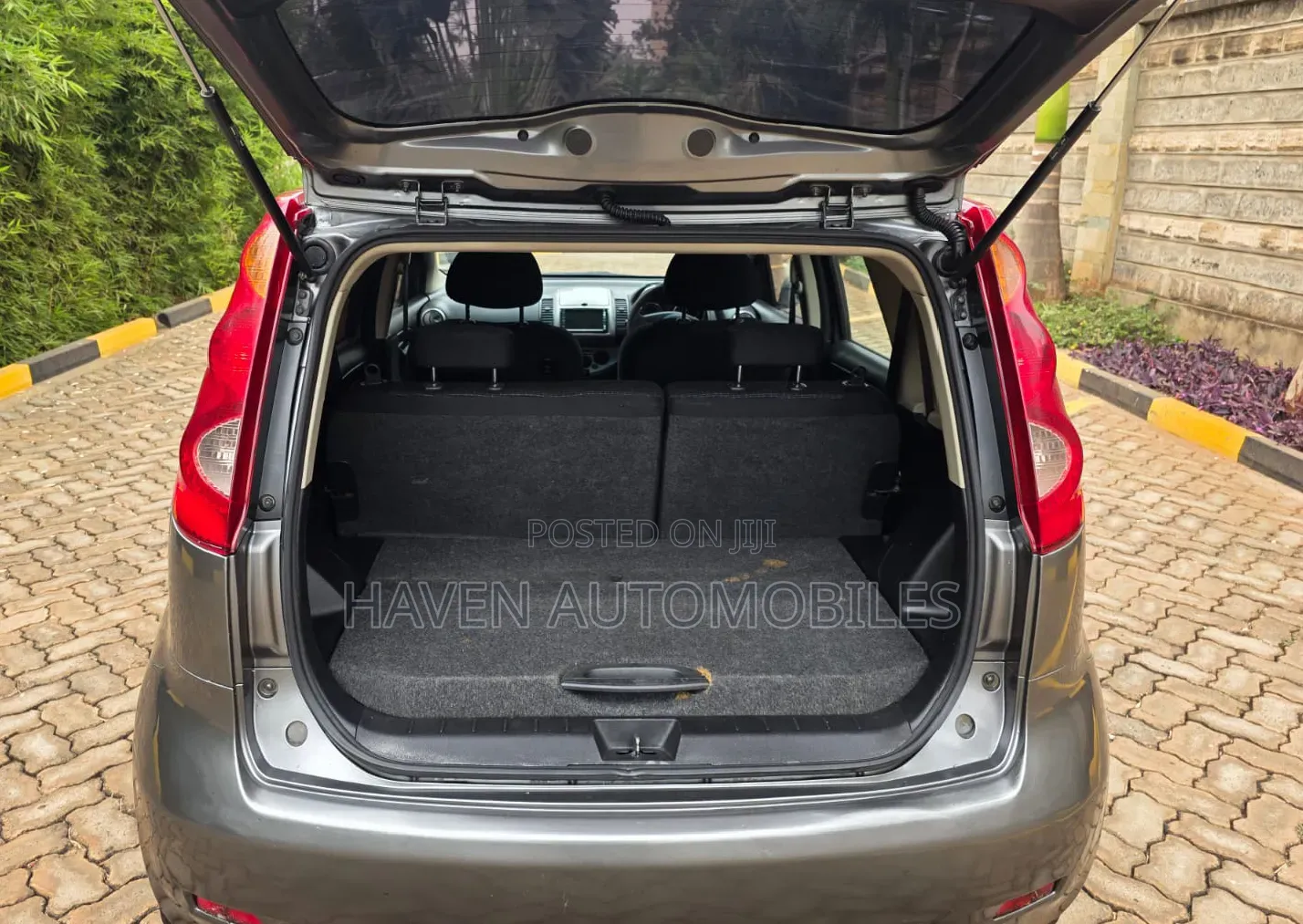 Nissan Note 2010 Gray