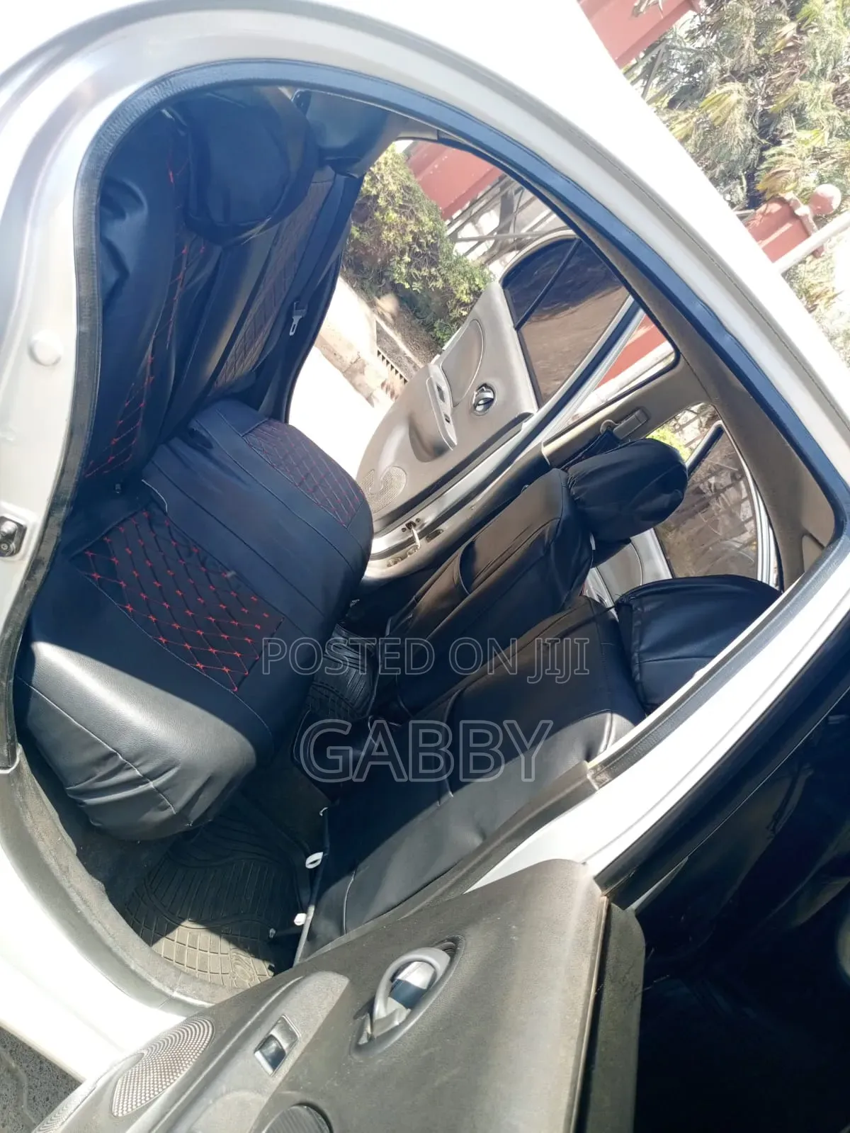 Nissan March 2011 Silver