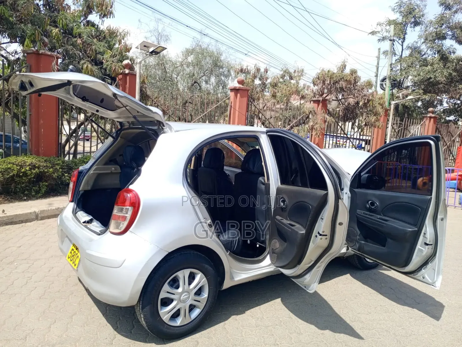 Nissan March 2011 Silver