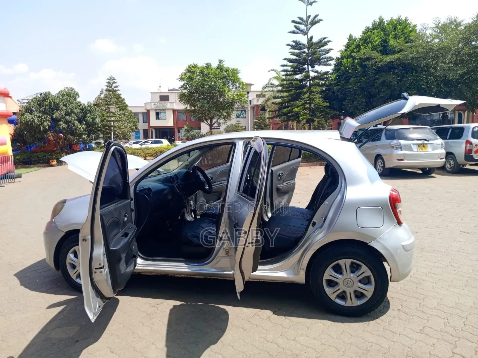 Nissan March 2011 Silver
