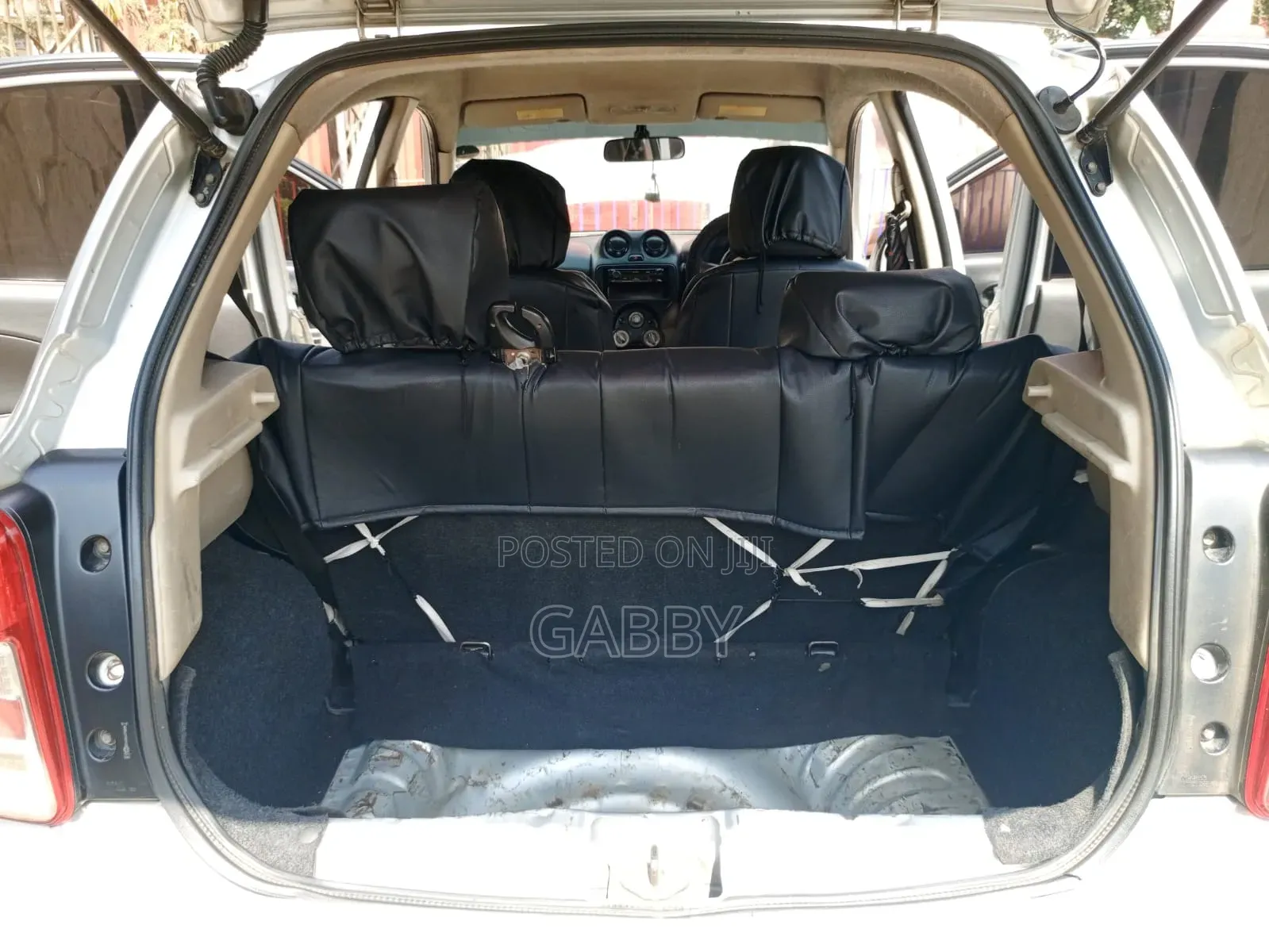 Nissan March 2011 Silver