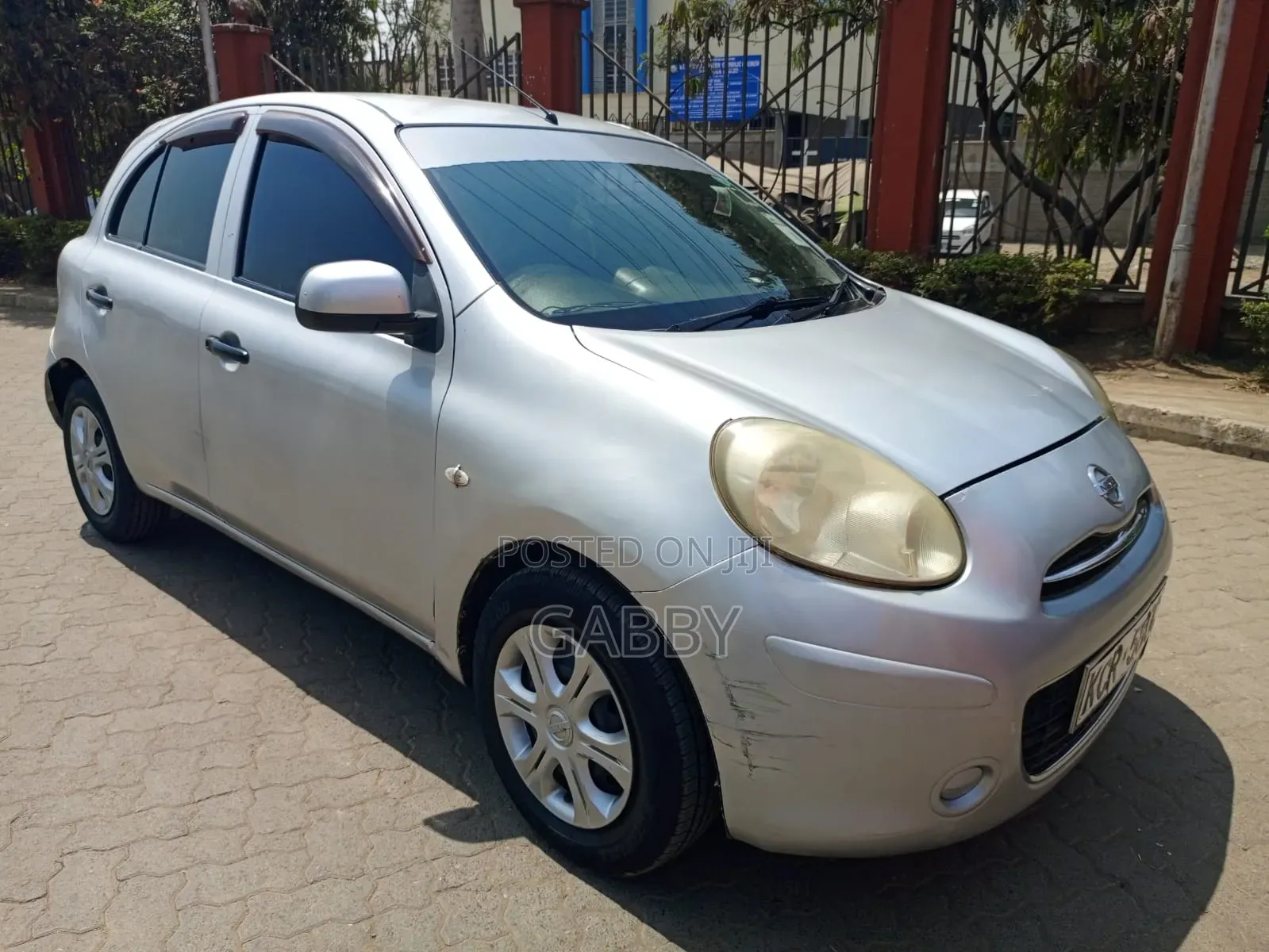 Nissan March 2011 Silver