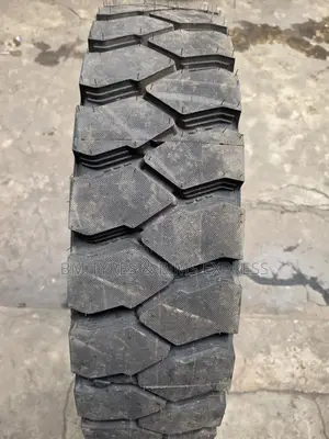 900r20 Ar 535 Tires (Diff)
