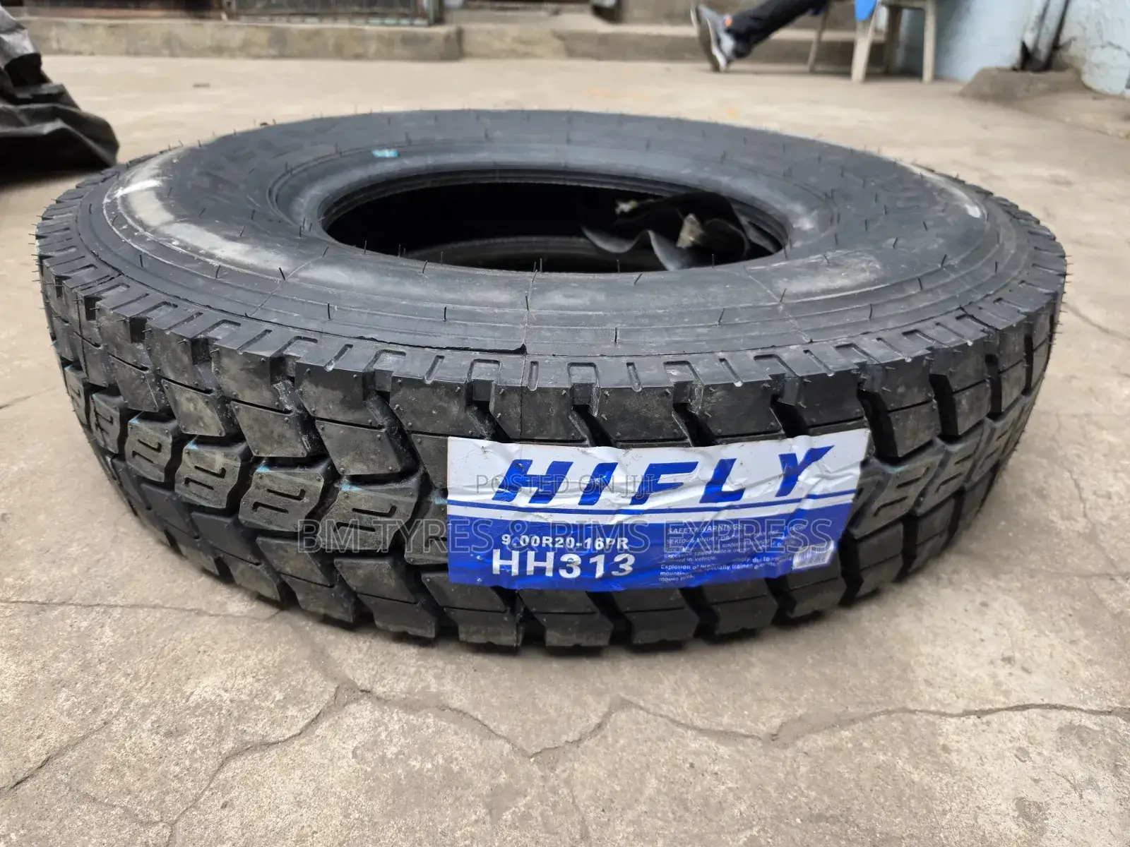 900r20 Hifly Tyres (Diff)