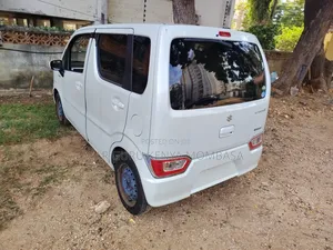 Suzuki Wagon 2019 White