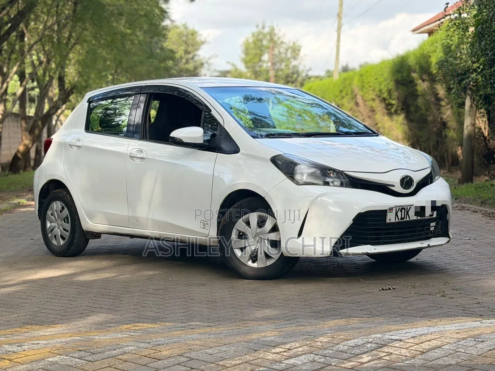 Toyota Vitz 2015 White