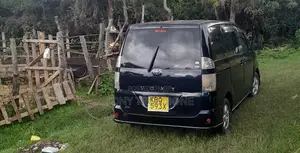 Toyota Voxy X 2WD 8-Seater 2004 Blue
