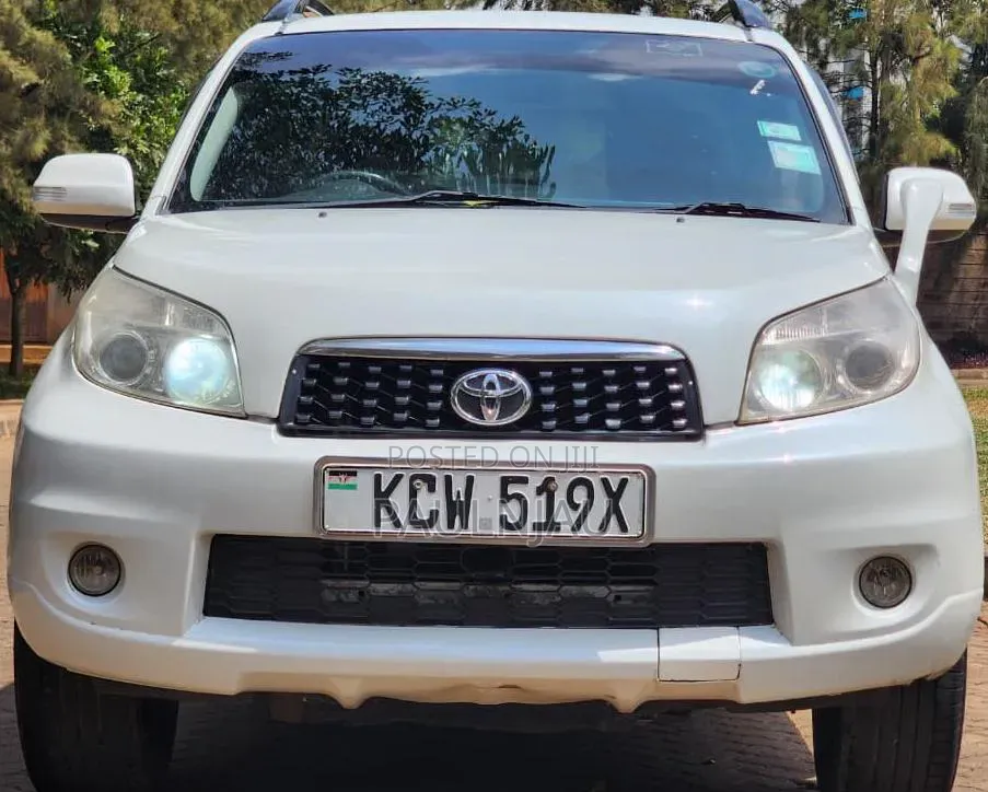 Toyota Rush 2012 White
