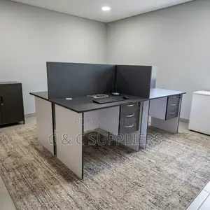 4-Seater Customized Workstation