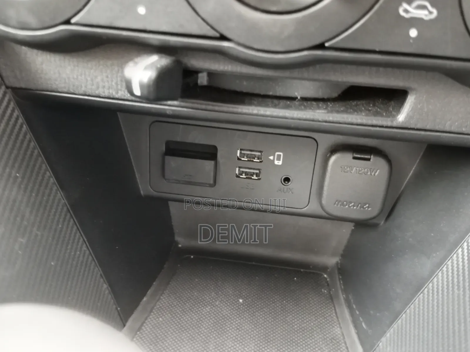 Mazda 2 2020 Silver