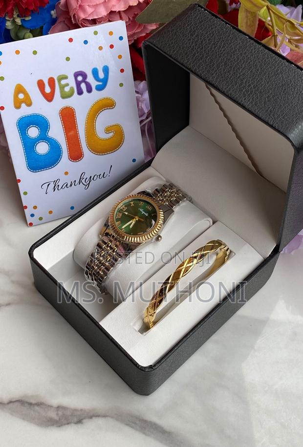 Gold-Toned Watch Matching Designer-Style Bangle Card Gift Set