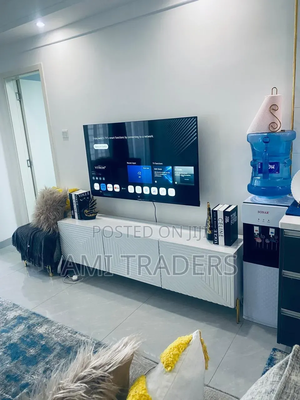 White 6ft TV Stand (72 Inches)