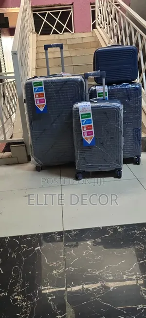 4-in-1 Luxurious Unbreakable Suitcase Set (Expansion Zip)