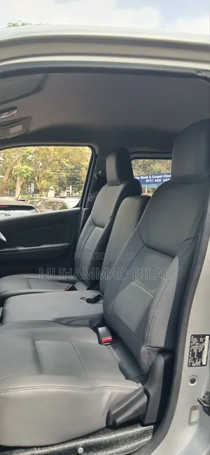 Nissan Caravan (Urvan) 2019 Silver