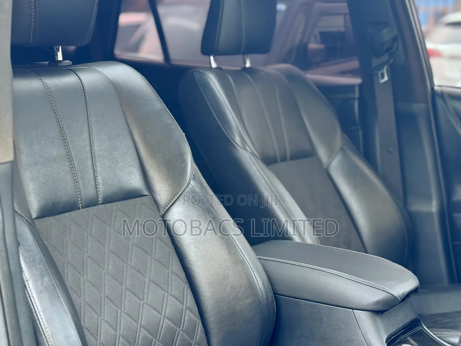 Toyota Harrier 2.0 2018 Black