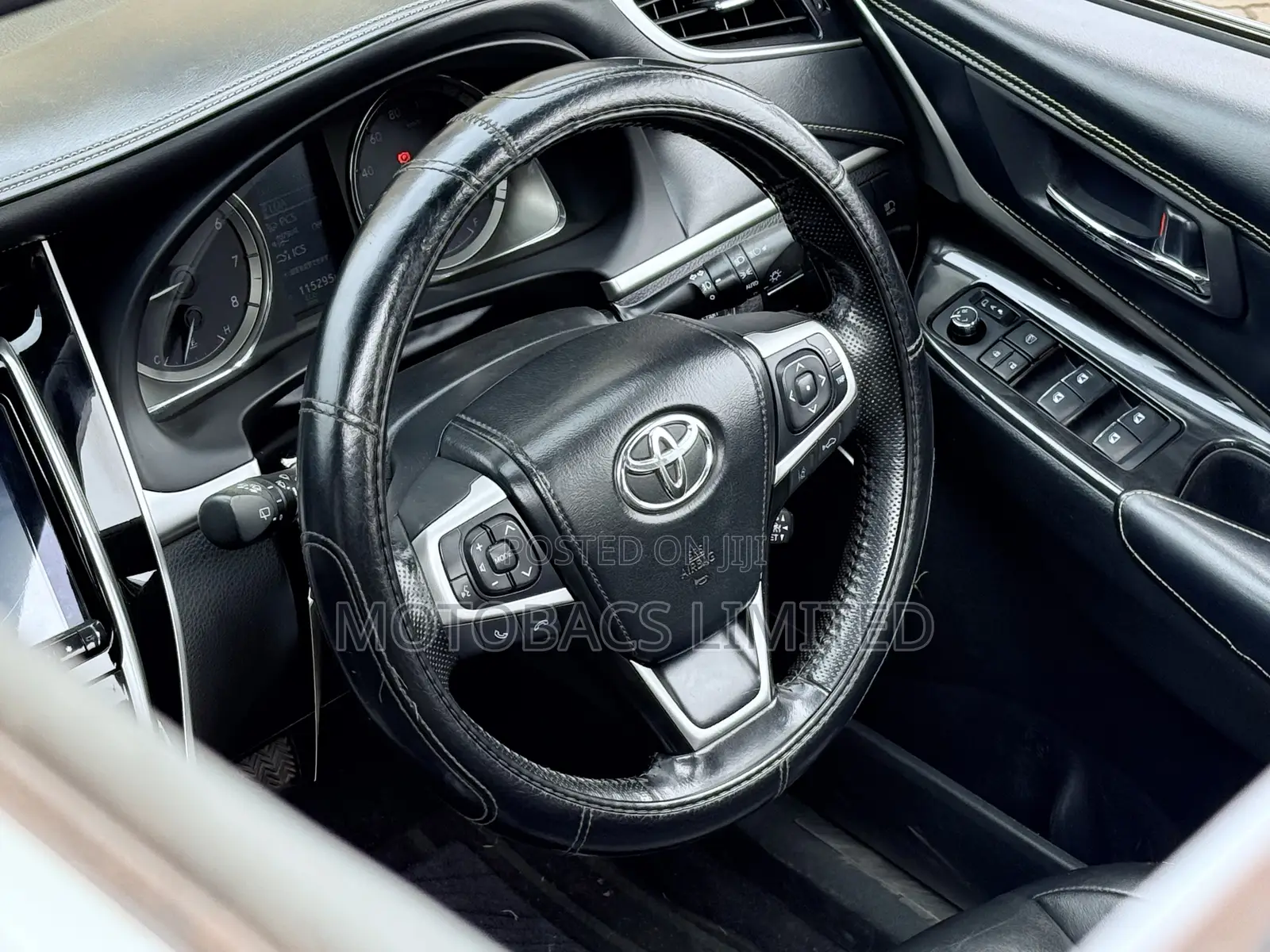 Toyota Harrier 2.0 2018 Black