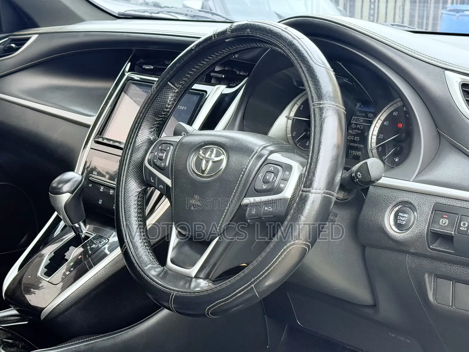 Toyota Harrier 2.0 2018 Black