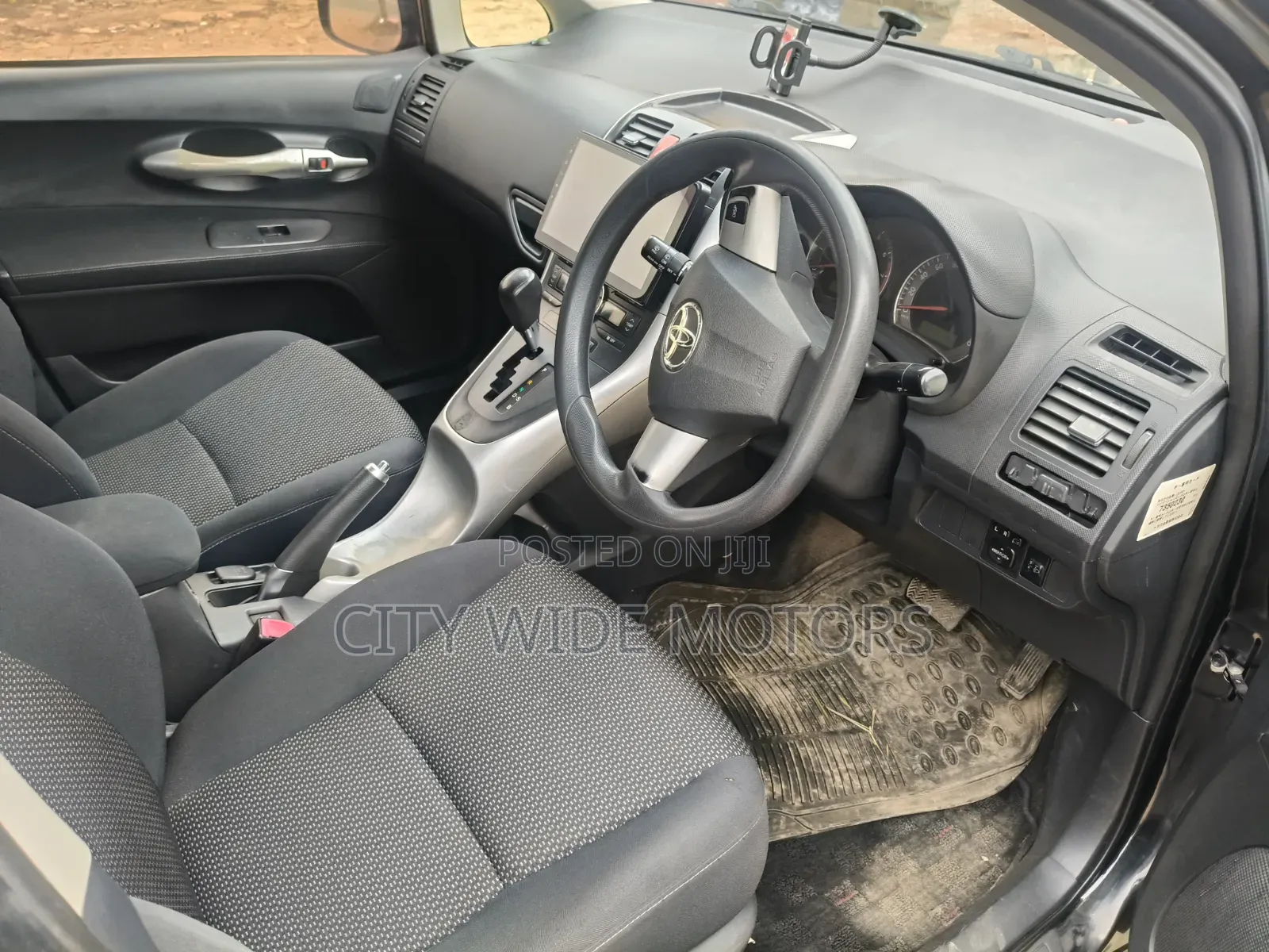 Toyota Auris 2011 Black