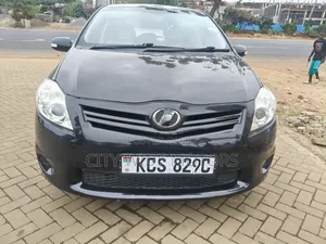 Toyota Auris 2011 Black