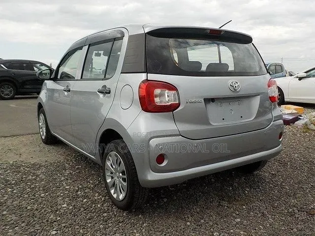 Toyota Passo 2019 Silver