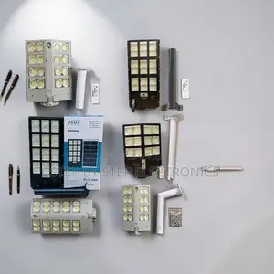Durable Construction 100W,2000W,3000W Solar Street Lights Wholesale