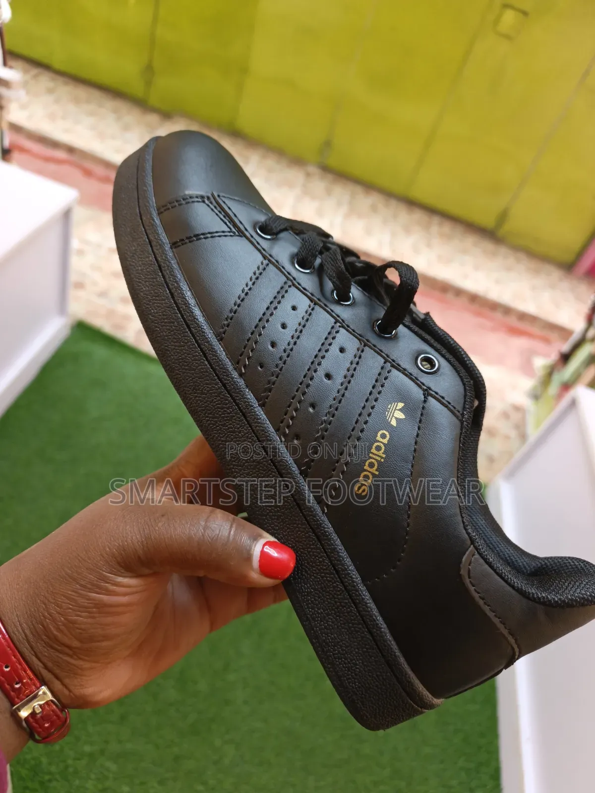 Adidas Sneakers
