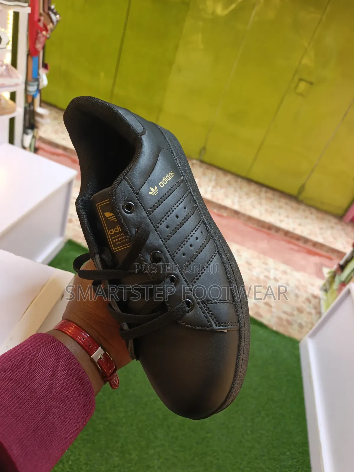 Adidas Sneakers