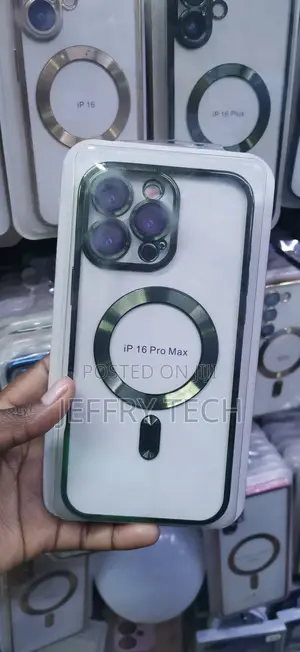 A Clear MagSafe Phone Case Tailored for the iPhone 16 Pro,