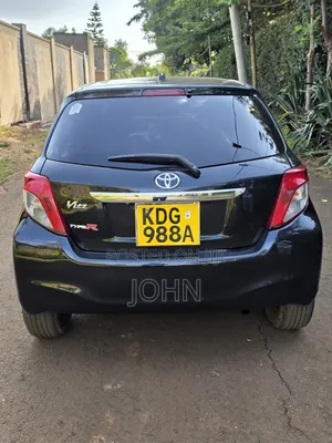 Toyota Vitz 1.3 FWD 5dr 2014 Black