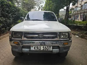 Toyota Hilux 1998 Silver