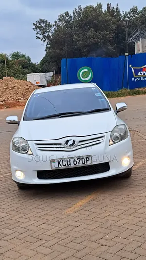 Toyota Auris 2012 White