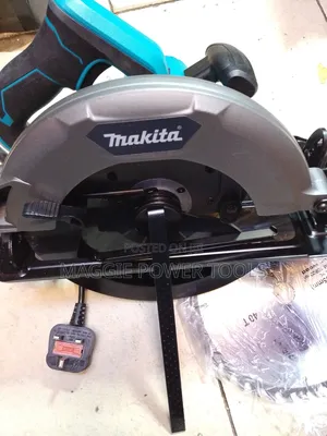 Professional Makita Corded Circular Saw/9" Makita Circular Saw