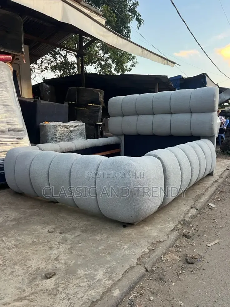 Grey Boucle Bed 5*6