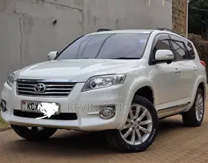 Toyota Vanguard 2012 White