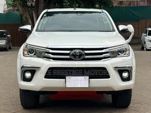 Toyota Hilux 2019 White