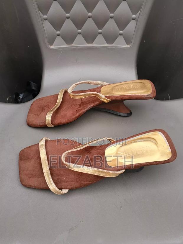 Thrift Shoes - thumbnail 3