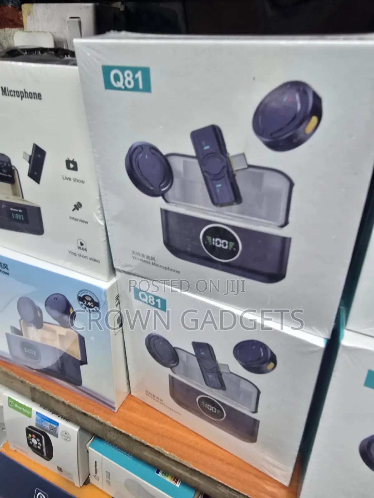 Q81 Wireless Clip-on Microphone for iPhone Android