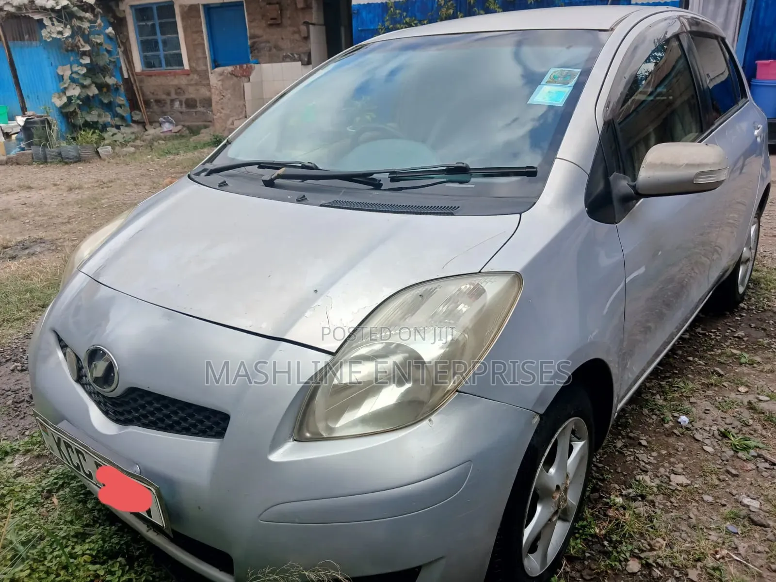Toyota Vitz 2009 Silver