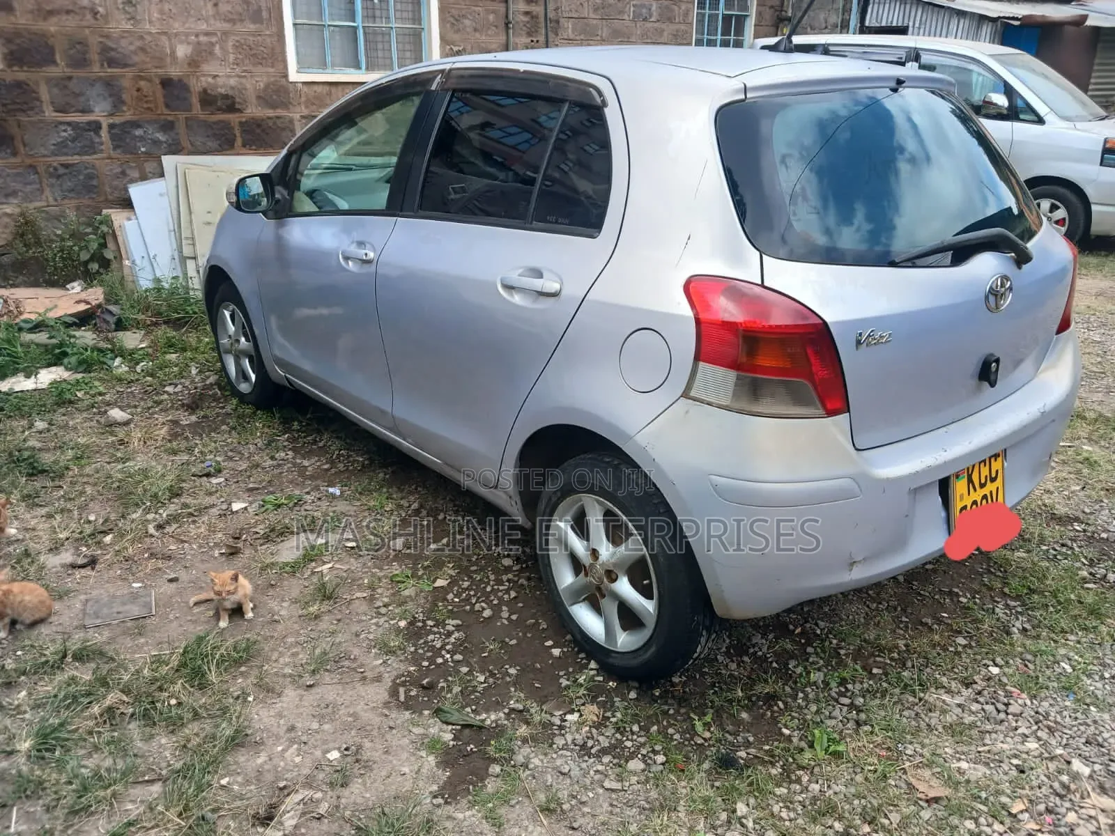 Toyota Vitz 2009 Silver