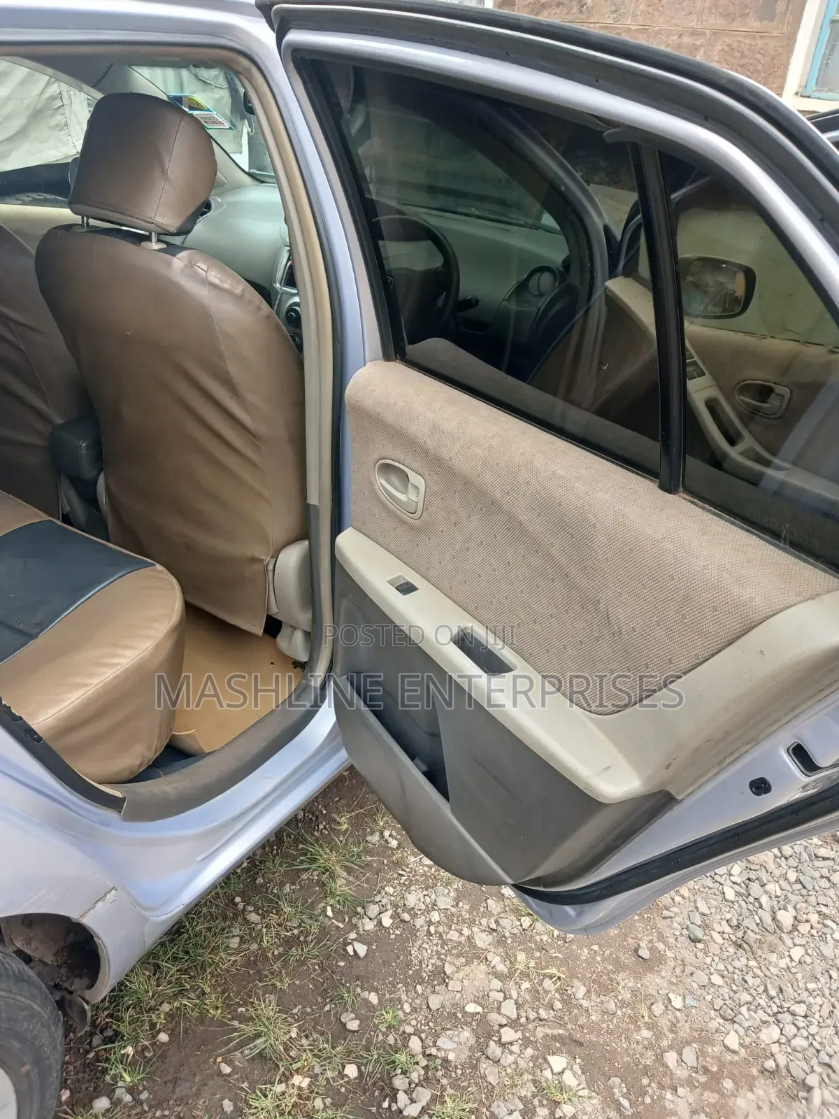 Toyota Vitz 2009 Silver
