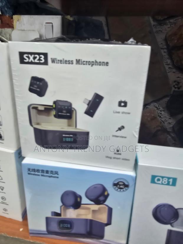 SX23 Rechargeable Wireless Mic With Digital Charging Case - thumbnail 3