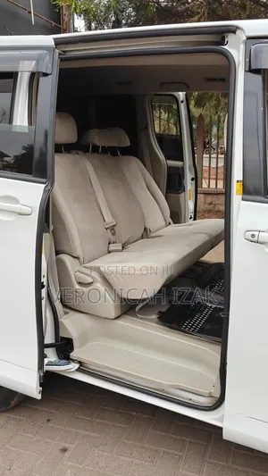 Toyota Noah 2011 White