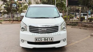 Toyota Noah 2011 White