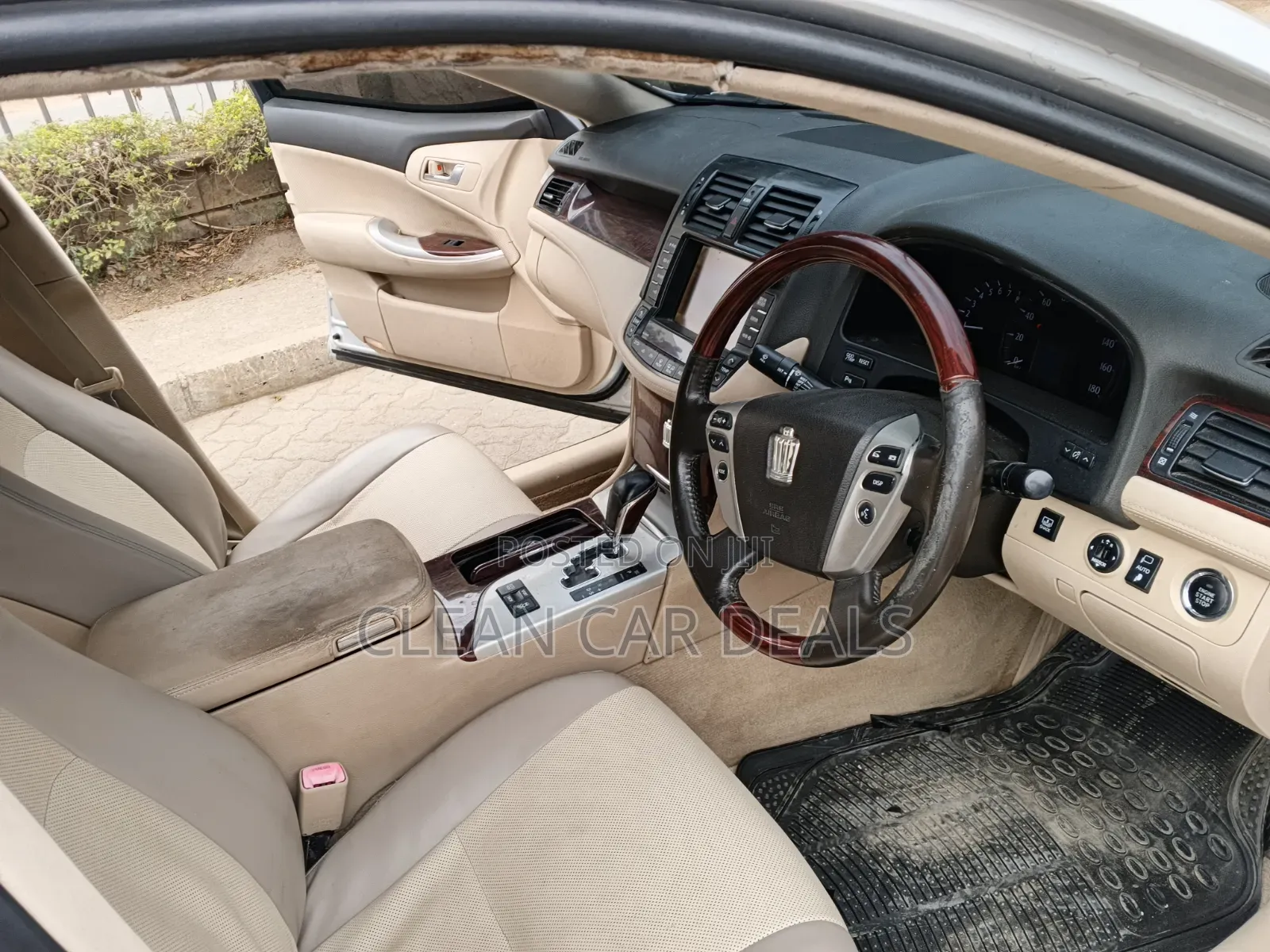 Toyota Crown 2012 Silver