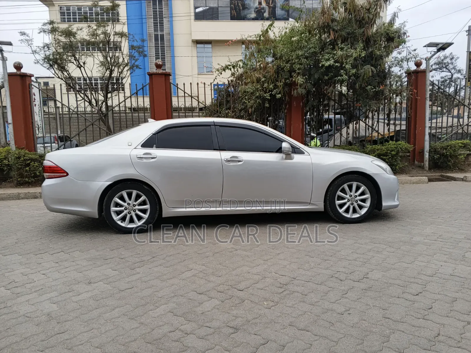 Toyota Crown 2012 Silver