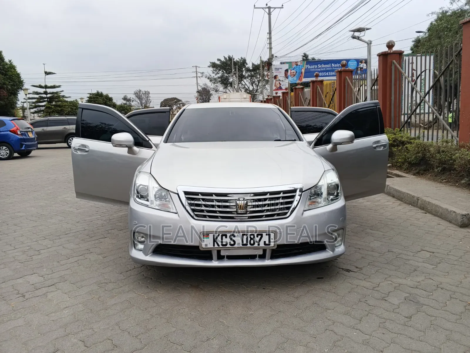 Toyota Crown 2012 Silver