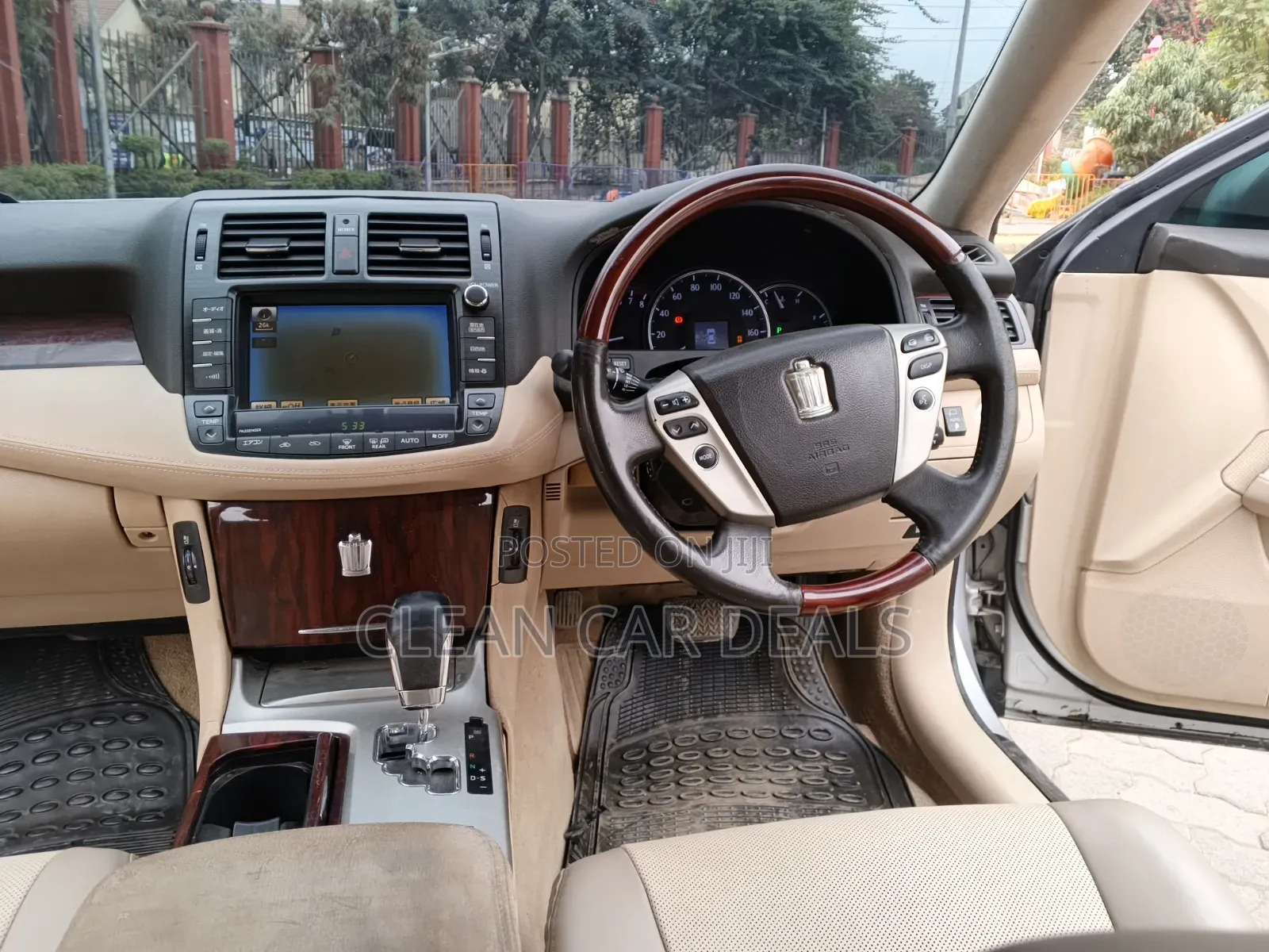 Toyota Crown 2012 Silver