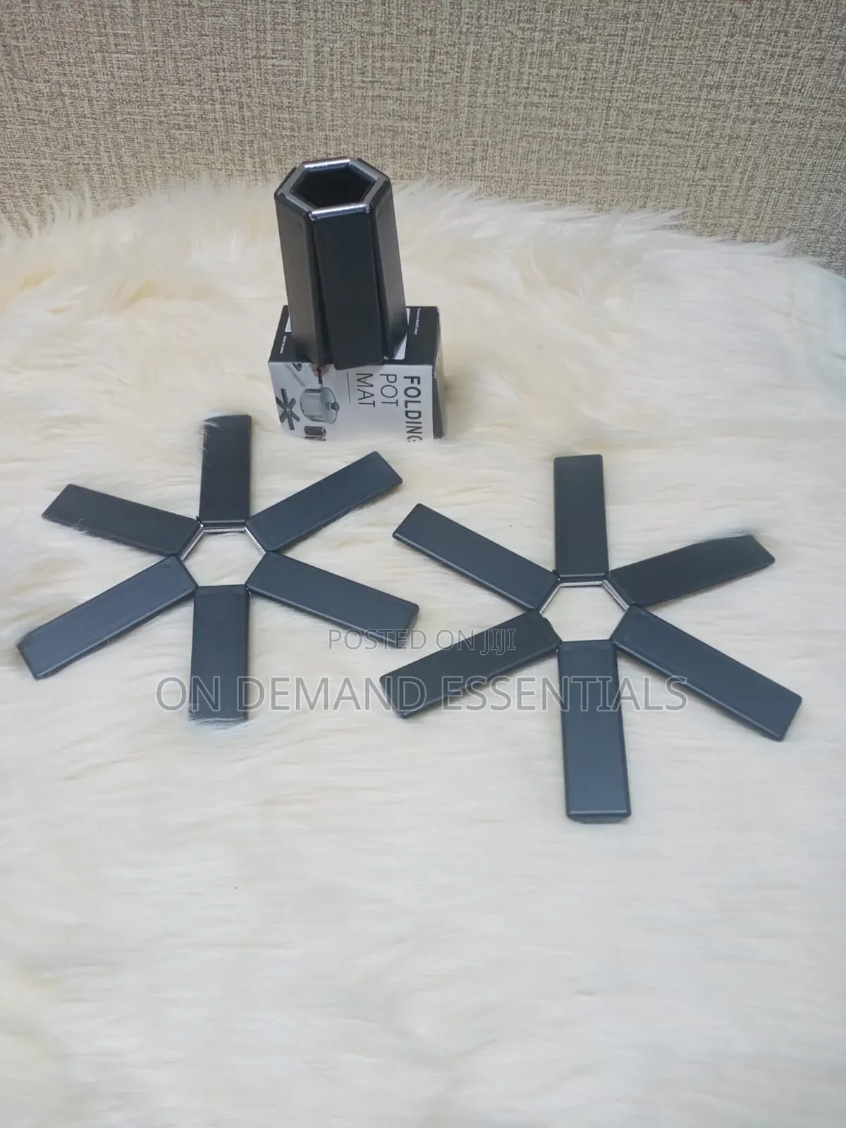 Foldable/Expandable Table Mat