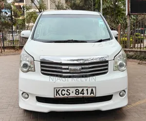 Toyota Noah 2011 White