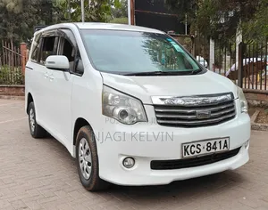 Toyota Noah 2011 White